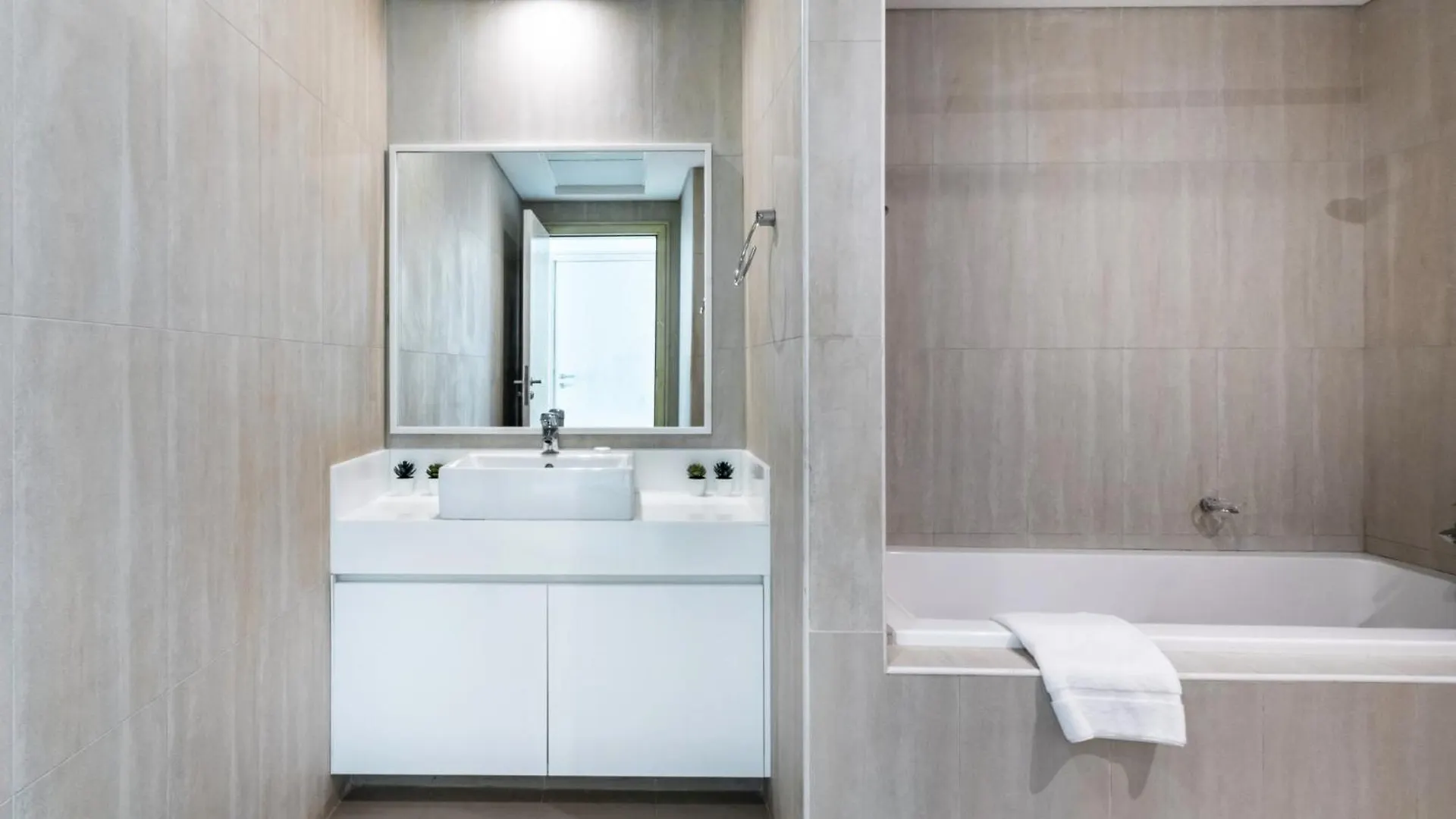 Beachy Getaway In Jbr With Private Beach Access Dubai Apartment