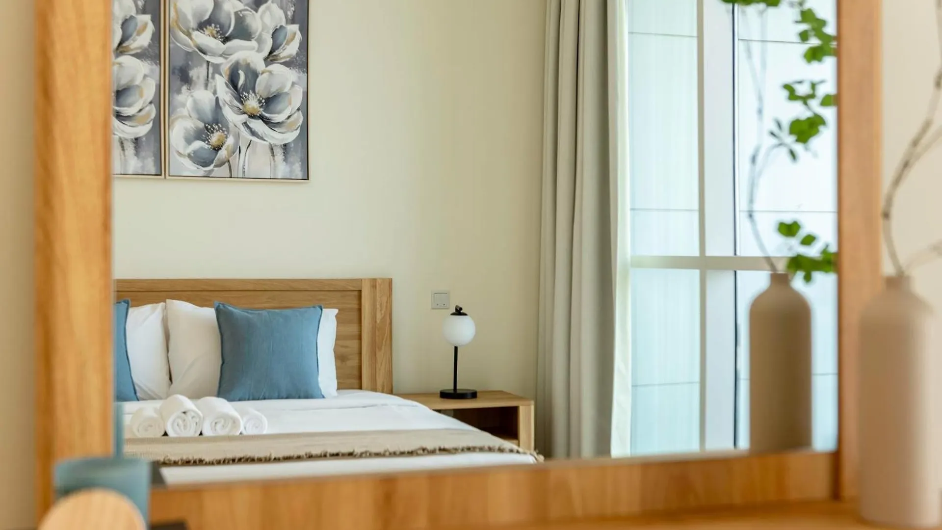 Beachy Getaway In Jbr With Private Beach Access Dubai